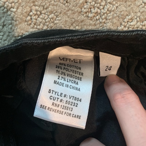 Vervet Black Mid Rise Distressed Legging Jeans with Button-Up Fly, Size 24 - Picture 6 of 11